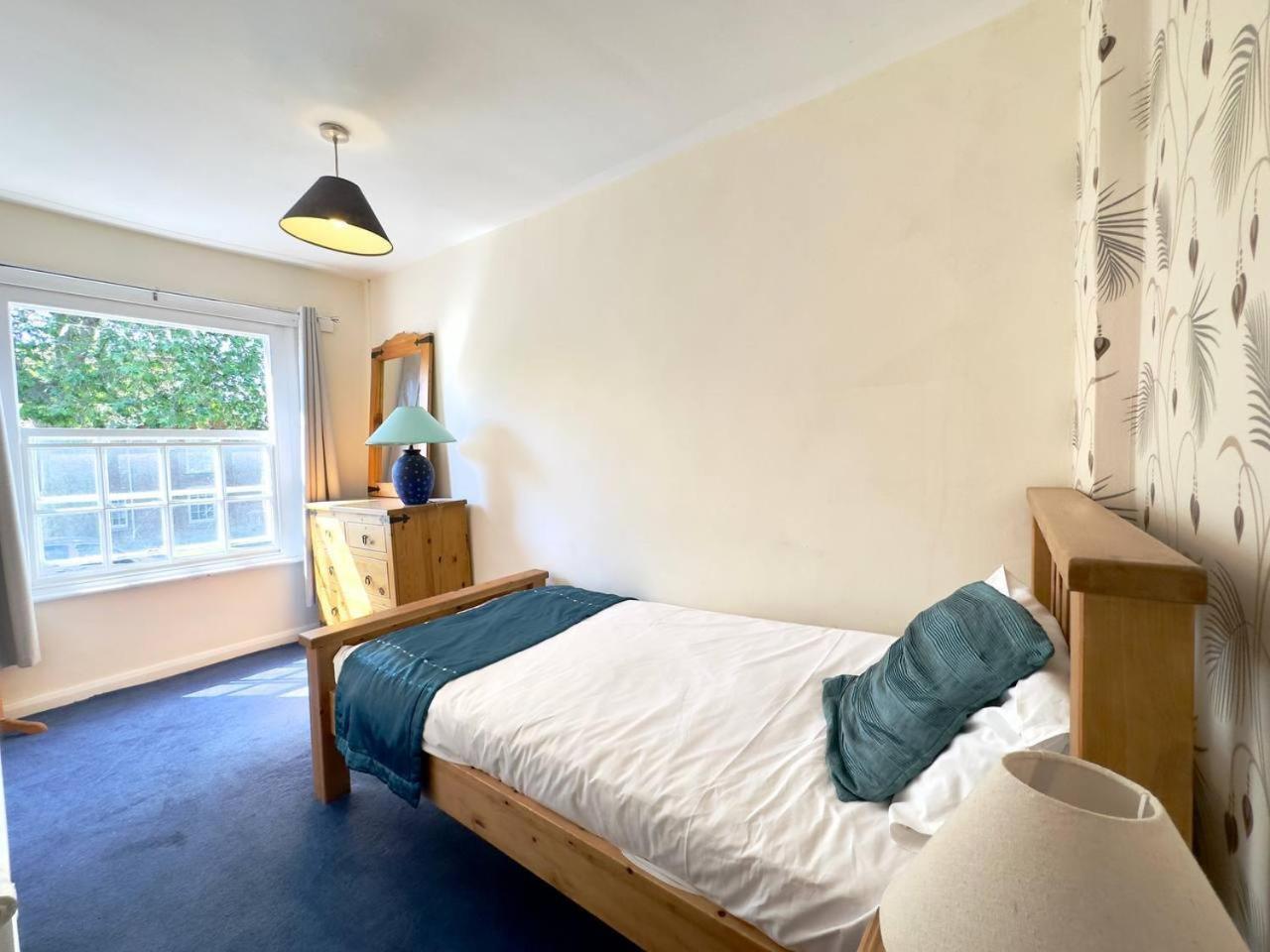 The George & Dragon Hotel Long Melford Room photo