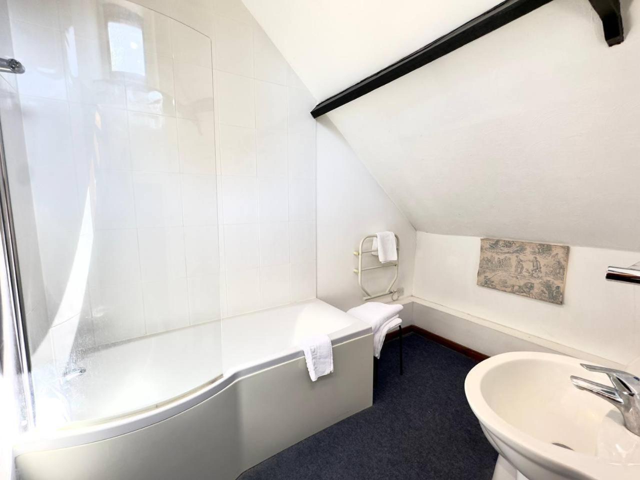 The George & Dragon Hotel Long Melford Room photo
